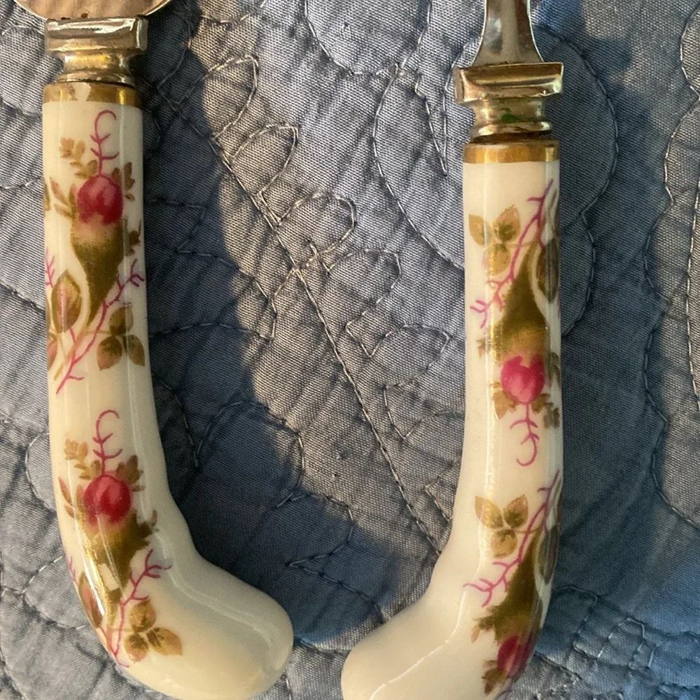 Vintage Sheffield Made In England Gold Trim Porcelain Handle Hostess Serving Set